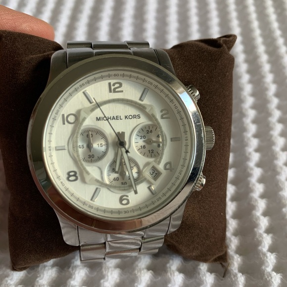 Michael Kors oversized boyfriend watch - Picture 1 of 4